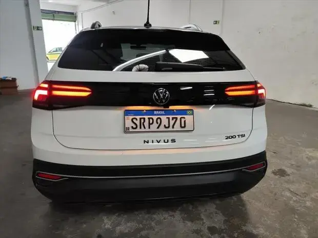 Volkswagen NIVUS 1.0 200 TSI TOTAL FLEX HIGHLINE AUTOMÁTICO
