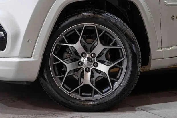 Jeep COMMANDER 1.3 T270 TURBO FLEX OVERLAND AT6