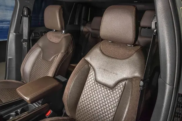 Jeep COMMANDER 1.3 T270 TURBO FLEX OVERLAND AT6