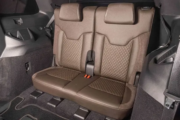 Jeep COMMANDER 1.3 T270 TURBO FLEX OVERLAND AT6