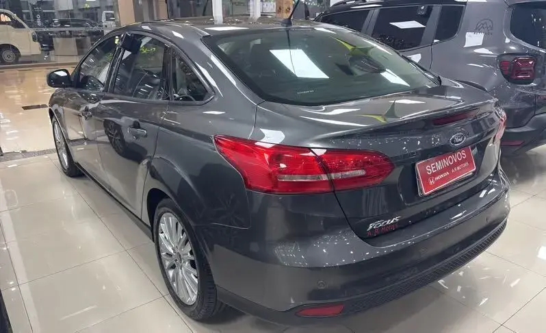 galeria Focus Sedan