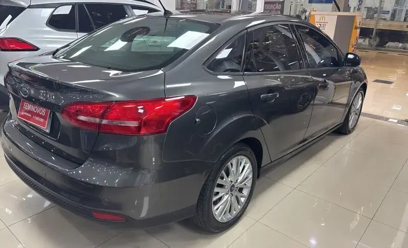 galeria Focus Sedan