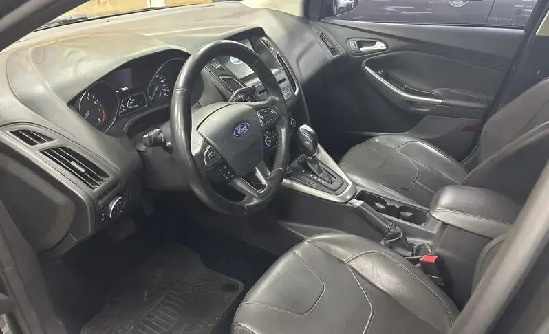 galeria Focus Sedan