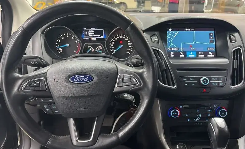 galeria Focus Sedan