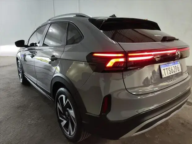 Volkswagen NIVUS 1.0 200 TSI TOTAL FLEX HIGHLINE AUTOMÁTICO