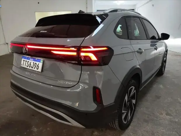 Volkswagen NIVUS 1.0 200 TSI TOTAL FLEX HIGHLINE AUTOMÁTICO