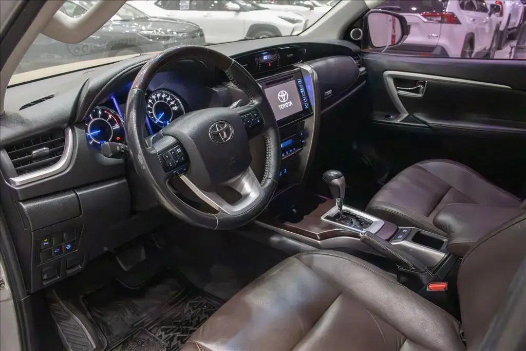 galeria HILUX SW4