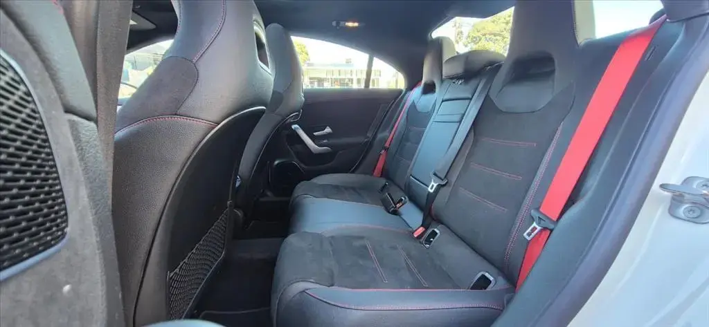galeria CLA 35 AMG
