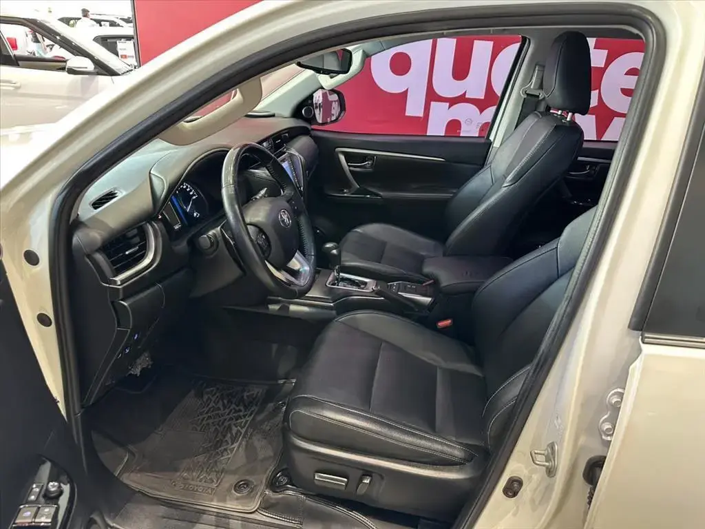 galeria HILUX SW4