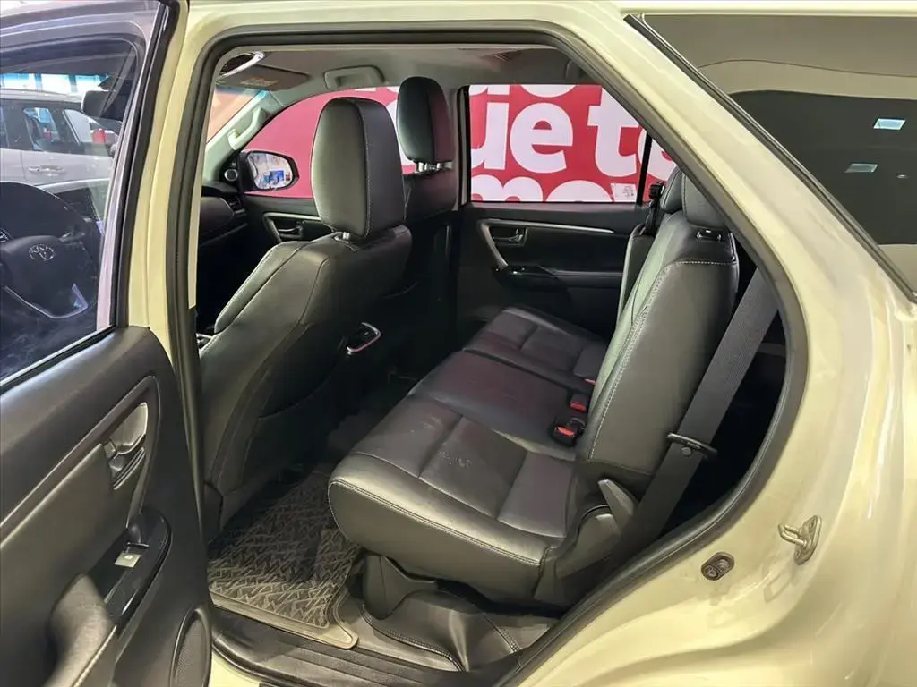 galeria HILUX SW4