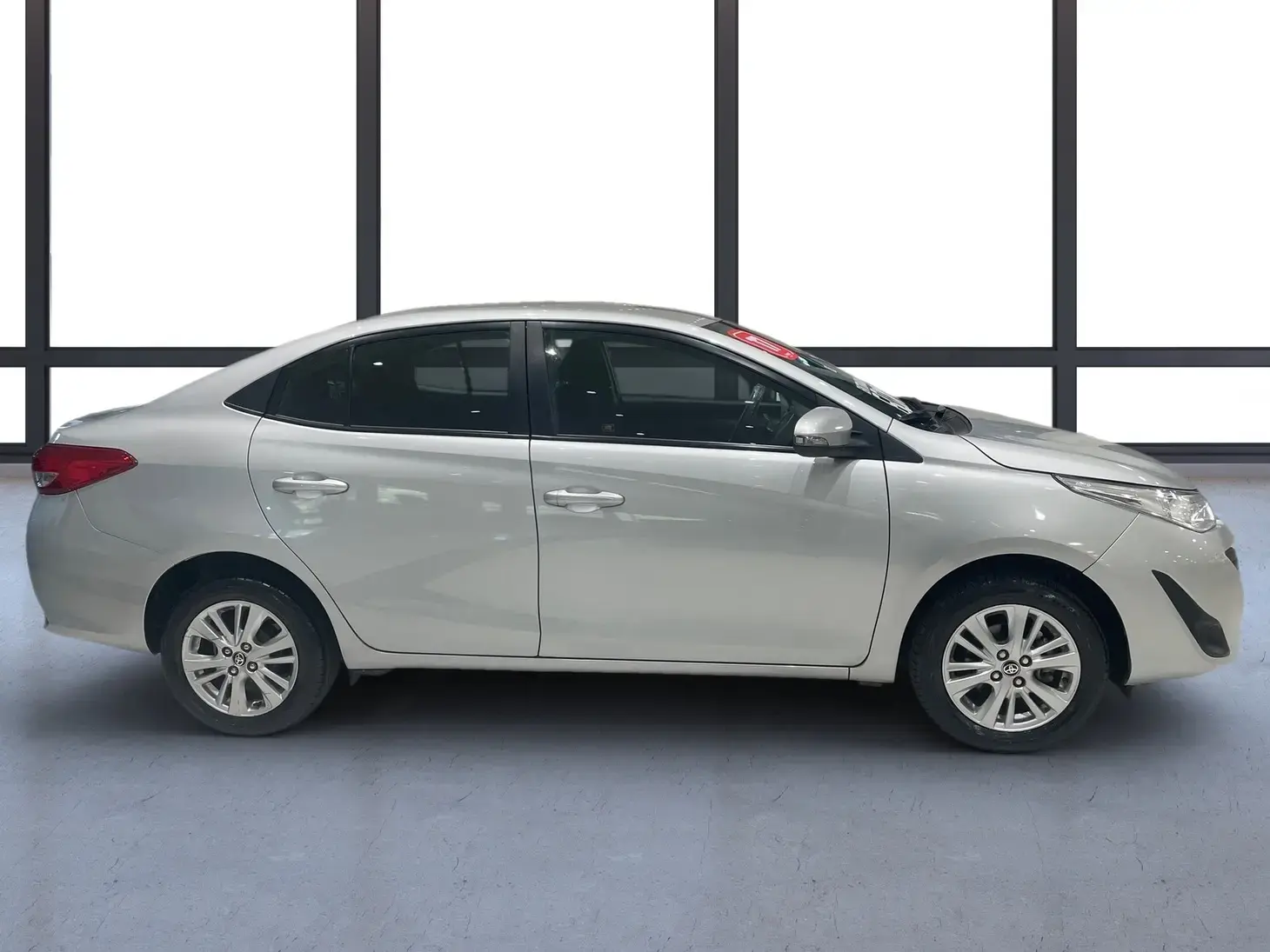 galeria Yaris Sedan