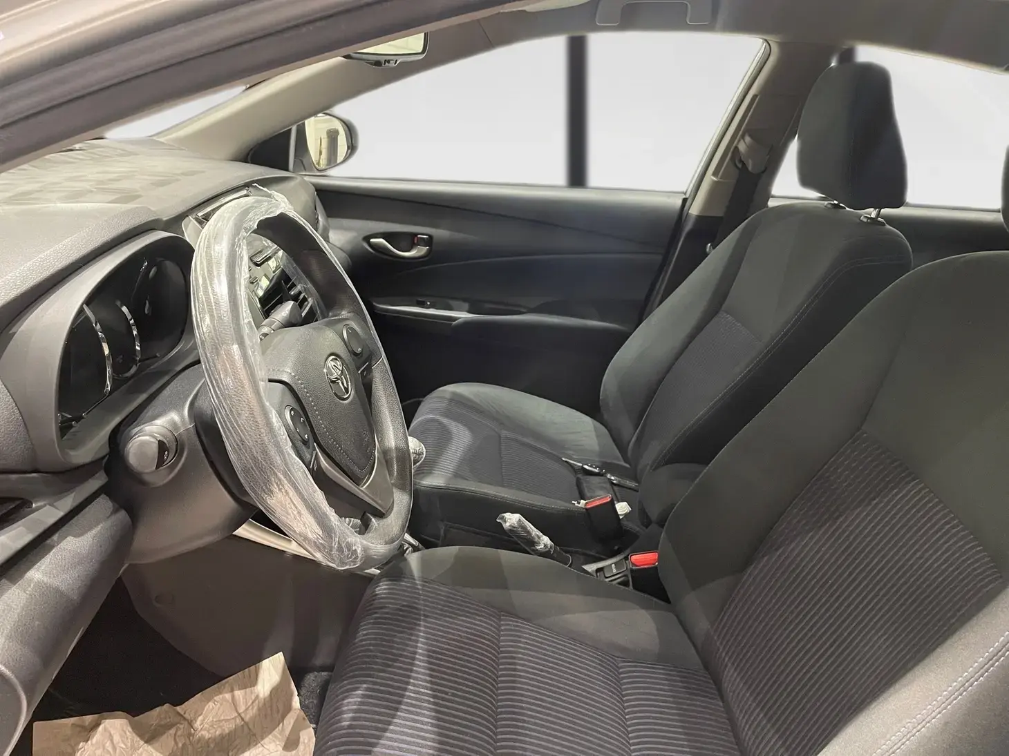 galeria Yaris Sedan