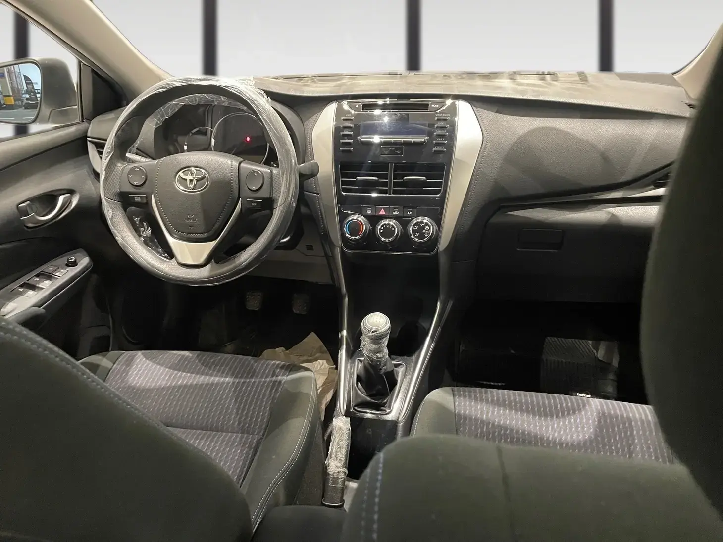 galeria Yaris Sedan