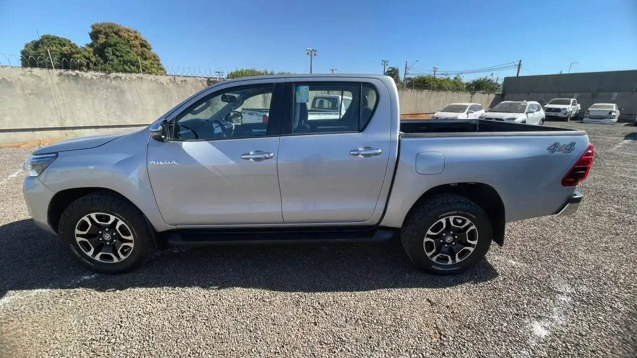 galeria HILUX SRV 4X4 2.8