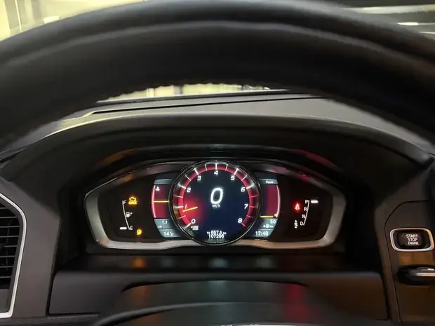 Volvo XC60 2.0 T5 R DESIGN TURBO GASOLINA 4P AUTOMÁTICO