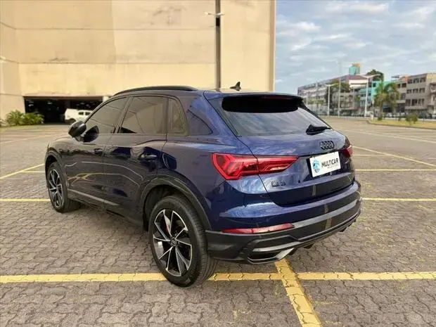 Audi Q3 2.0 40 TFSI GASOLINA PERFORMANCE BLACK QUATTRO TIPTRONIC