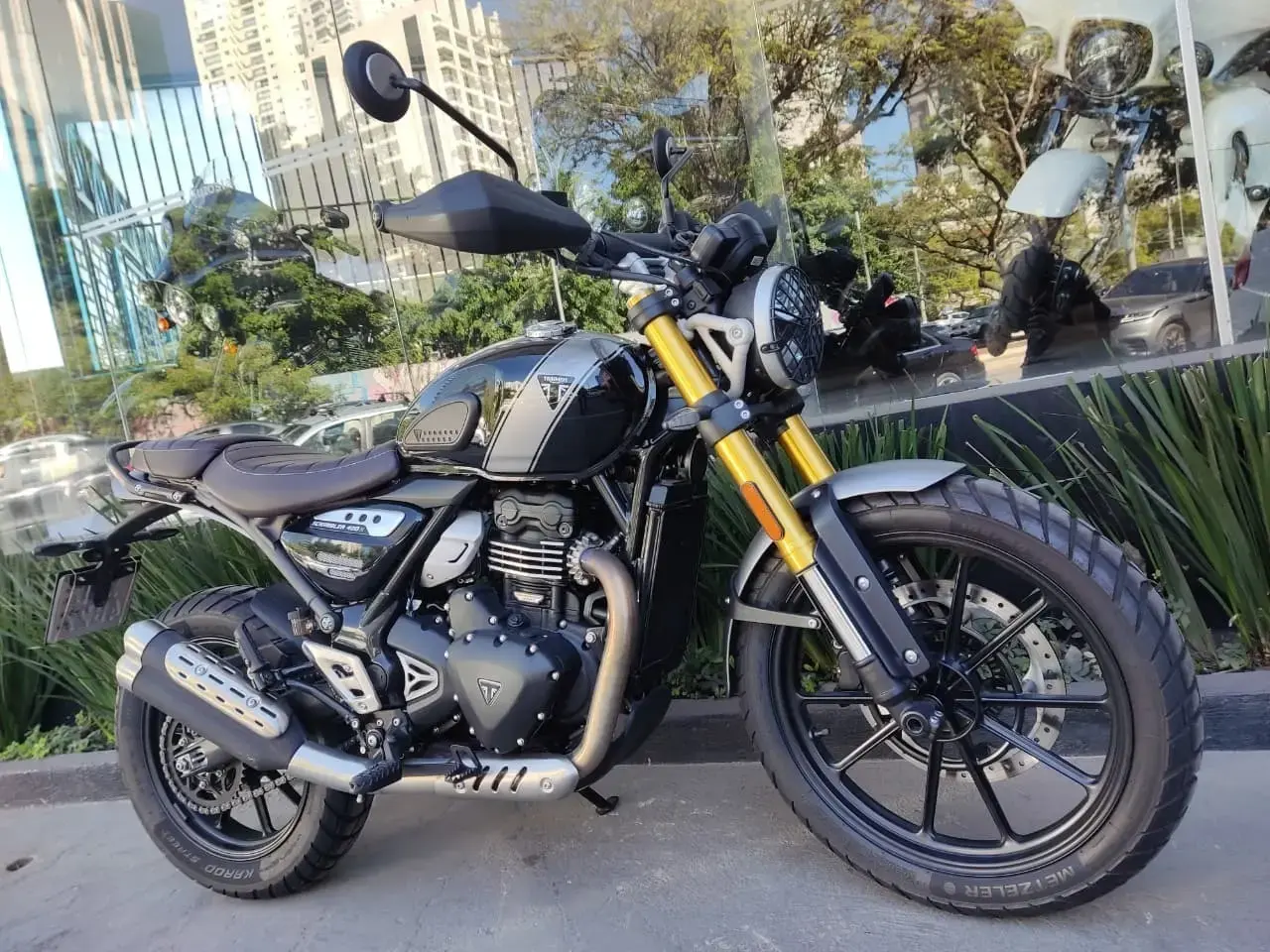 galeria Scrambler 400 X