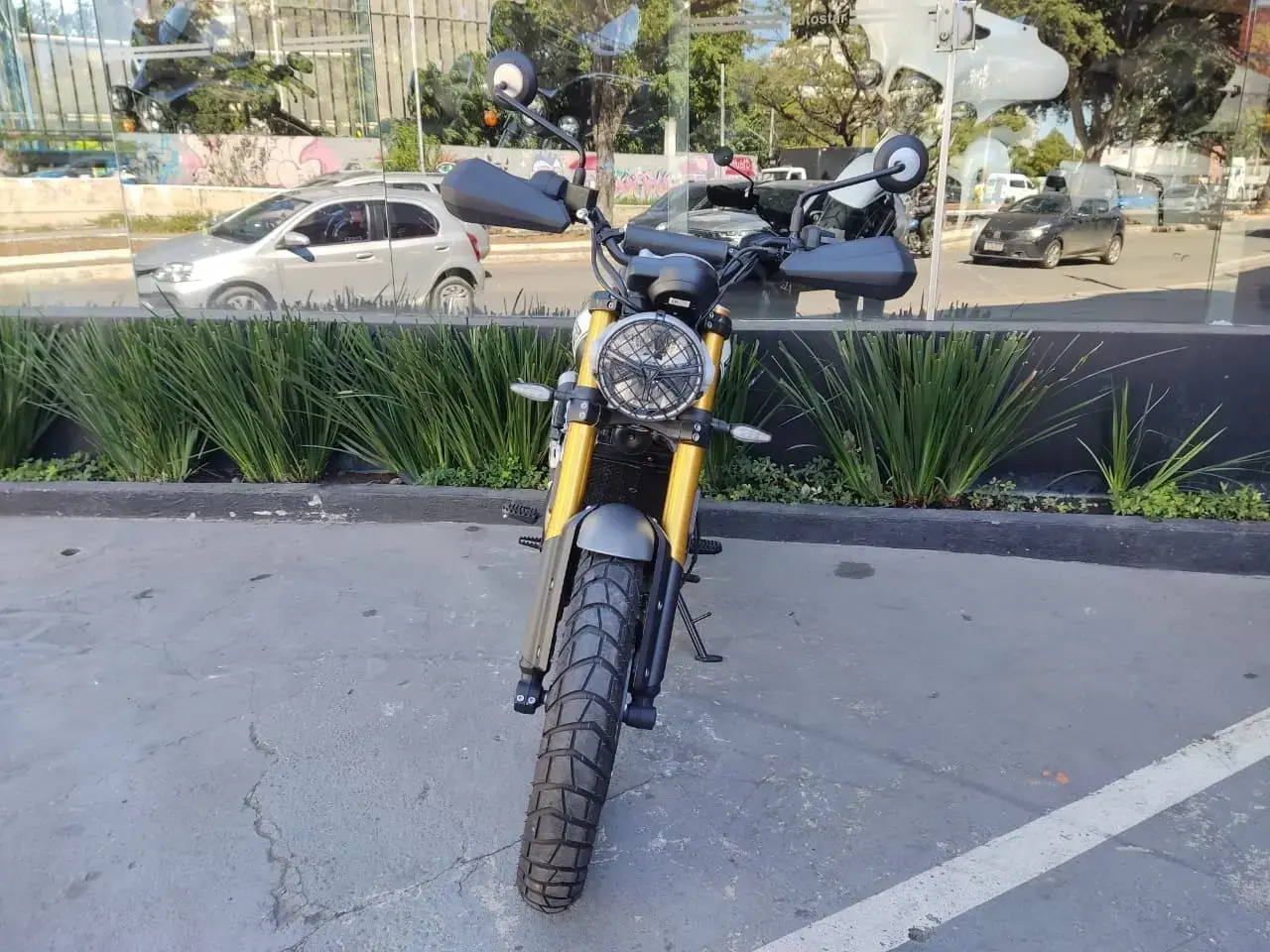 galeria Scrambler 400 X