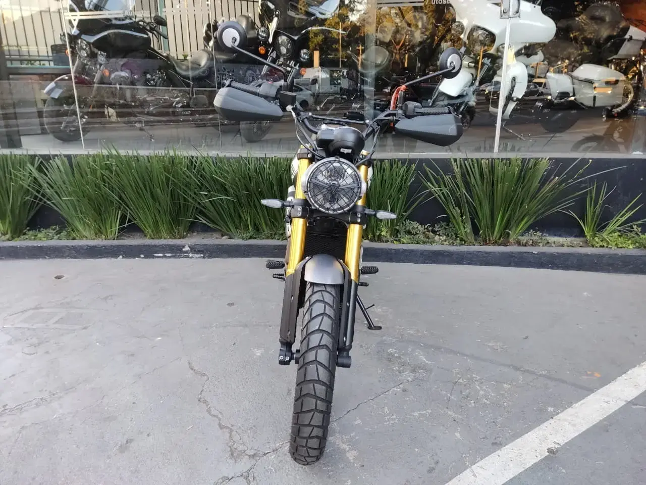 galeria Scrambler 400 X