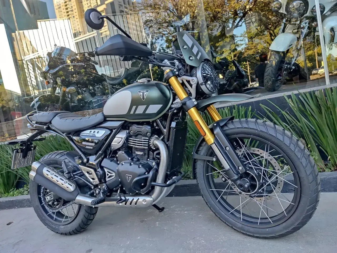 galeria Scrambler 400 XC