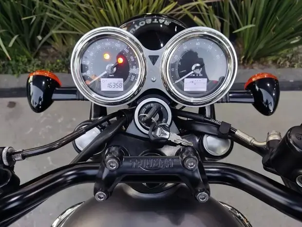 Triumph Bonneville T120 T120 Black