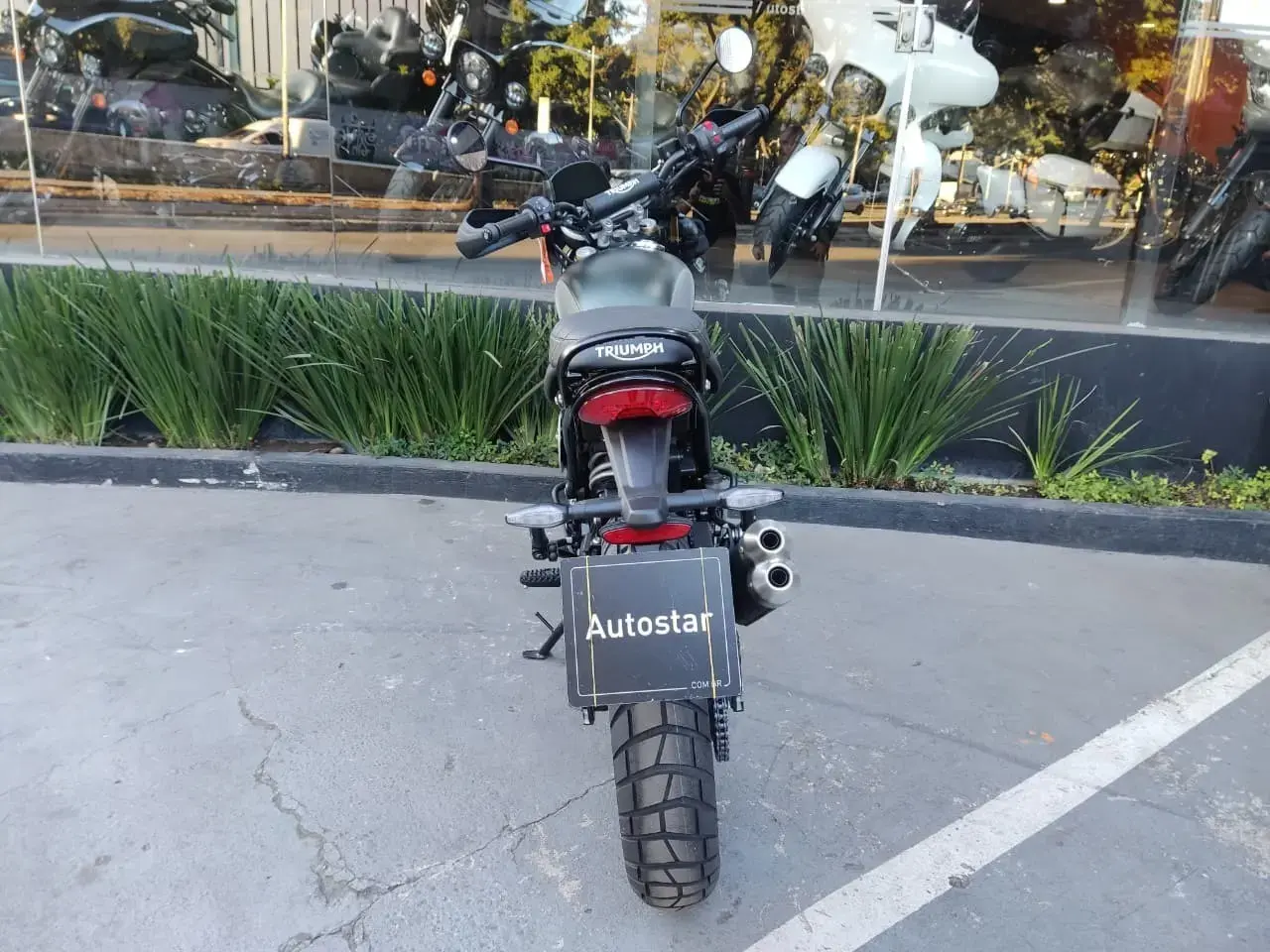 galeria Scrambler 400 XC