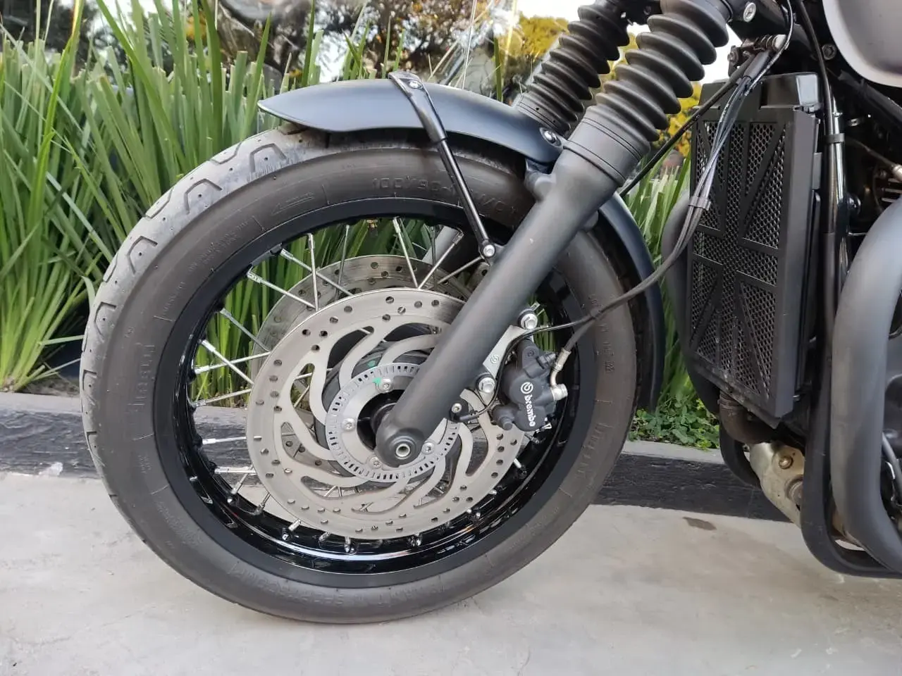galeria Bonneville T120