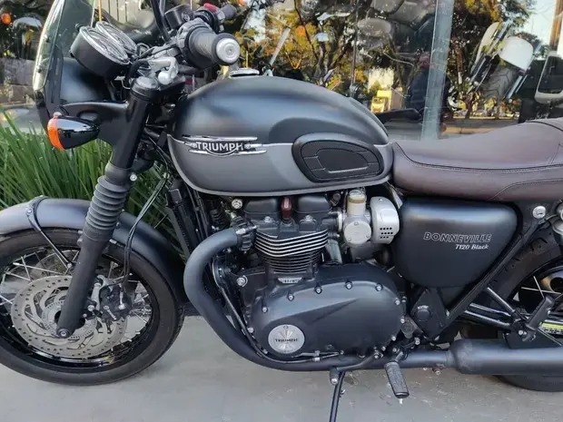 Triumph Bonneville T120 T120 Black
