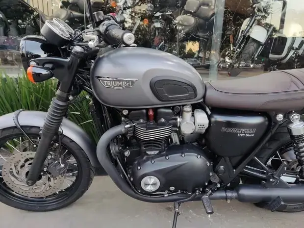 Triumph Bonneville T120 T120 Black