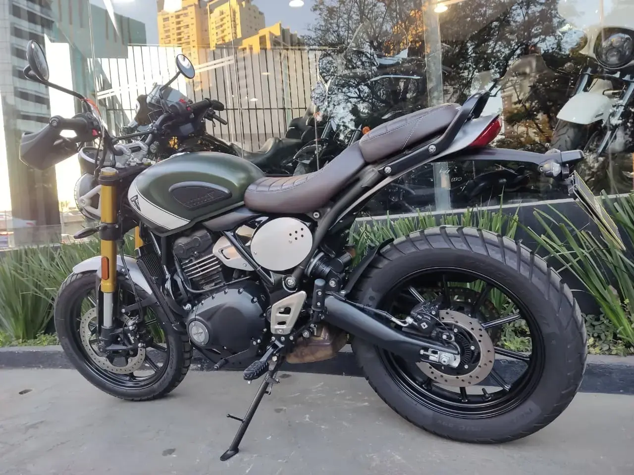 galeria Scrambler 400 X
