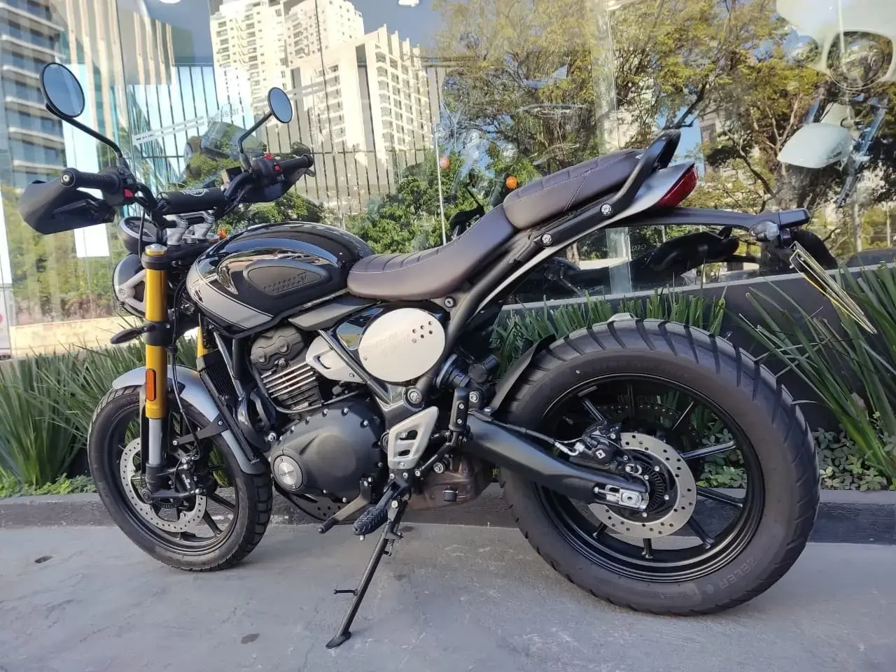 galeria Scrambler 400 X