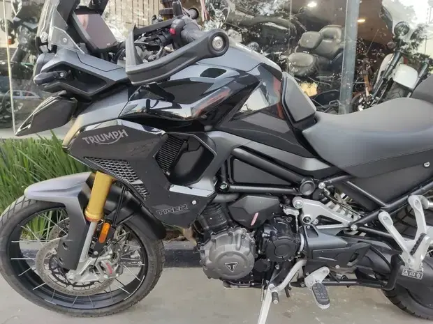 Triumph Tiger 1200 Rally Black Edition