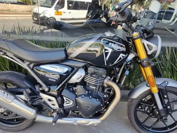 Triumph Speed 400 ABS