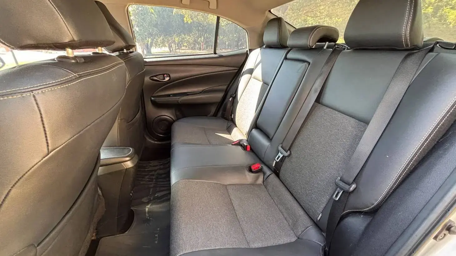 galeria TOYOTA YARIS SD XS 1.5 AUTOMATICO