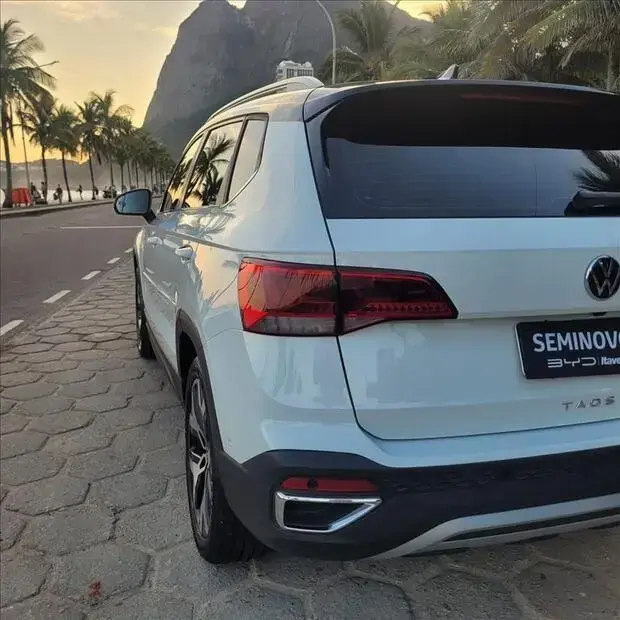 Volkswagen TAOS 1.4 250 TSI TOTAL FLEX HIGHLINE AUTOMÁTICO