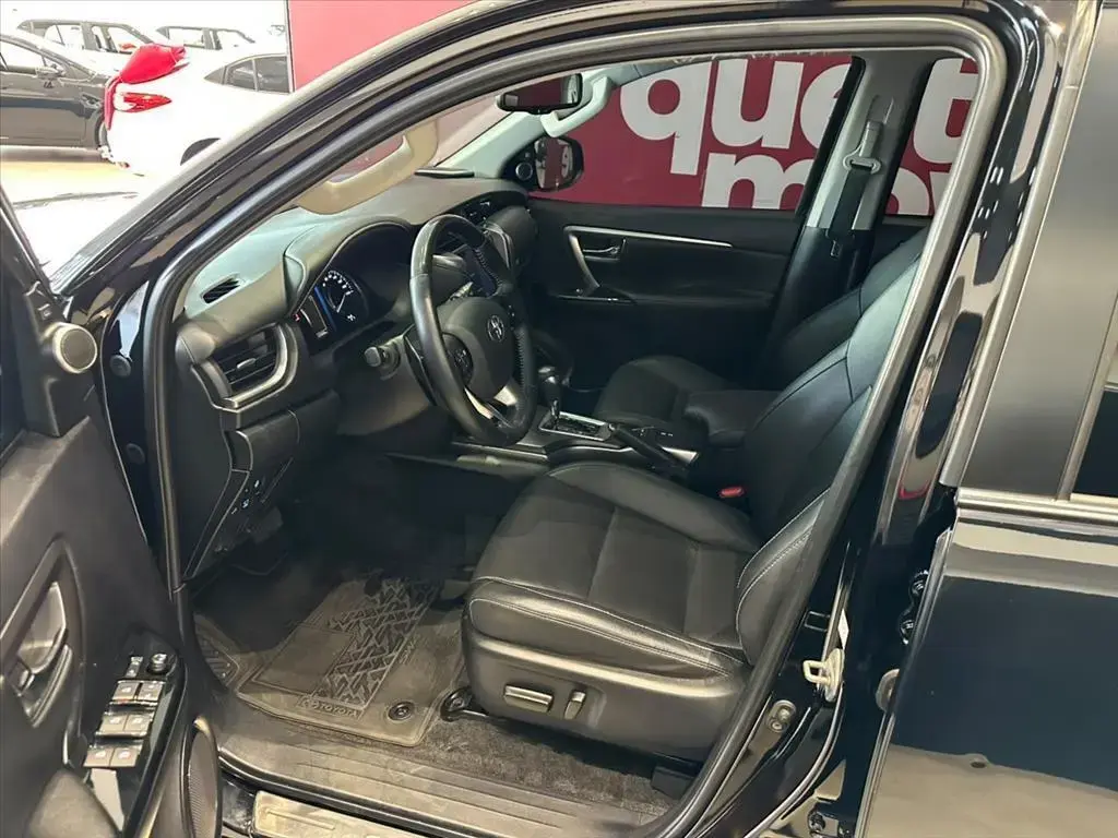 galeria HILUX SW4