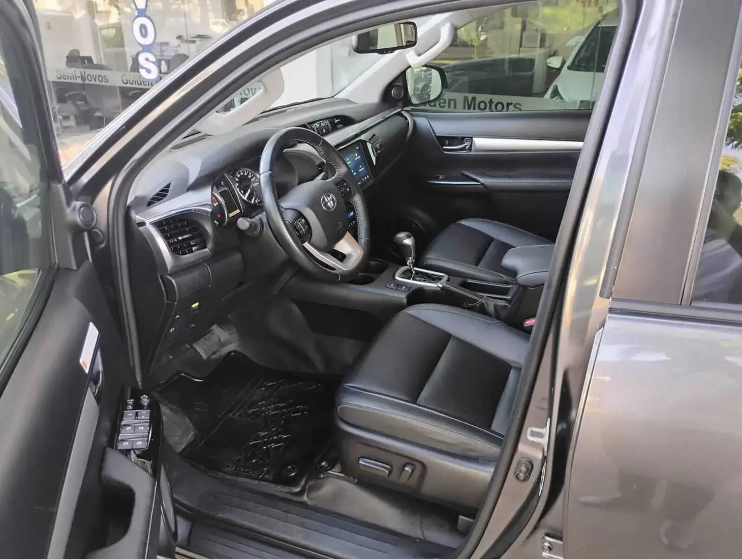 galeria HILUX
