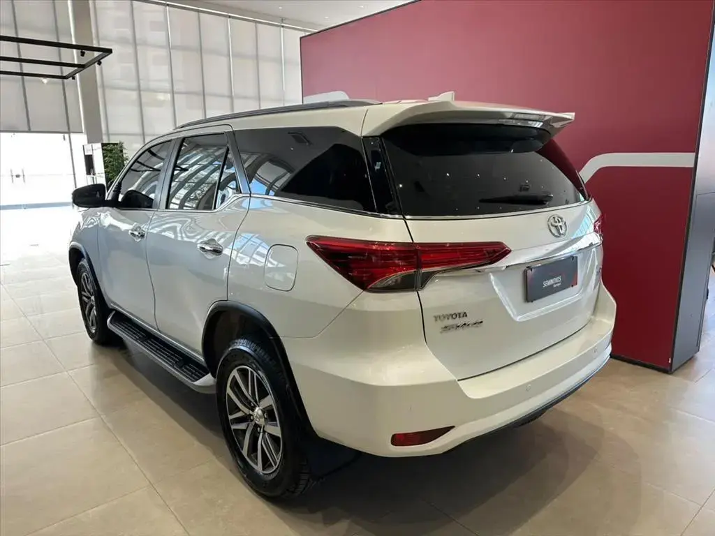 galeria HILUX SW4