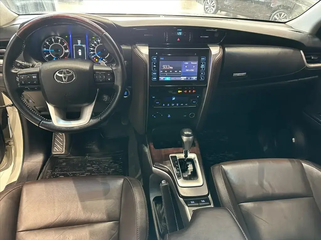 galeria HILUX SW4