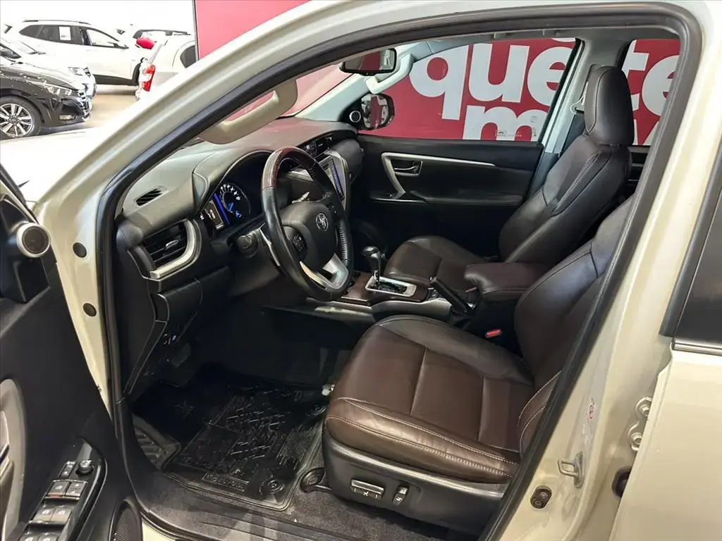 galeria HILUX SW4