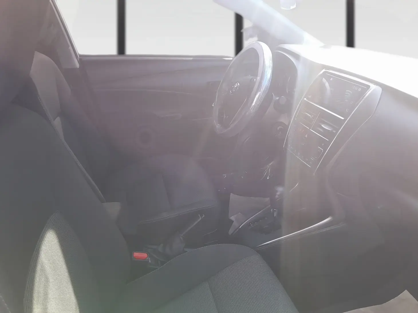 galeria Yaris Sedan