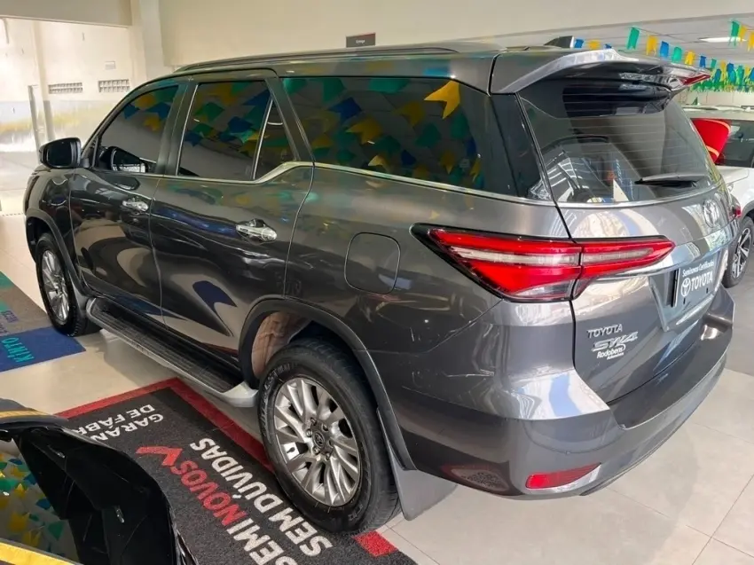 galeria HILUX SW4