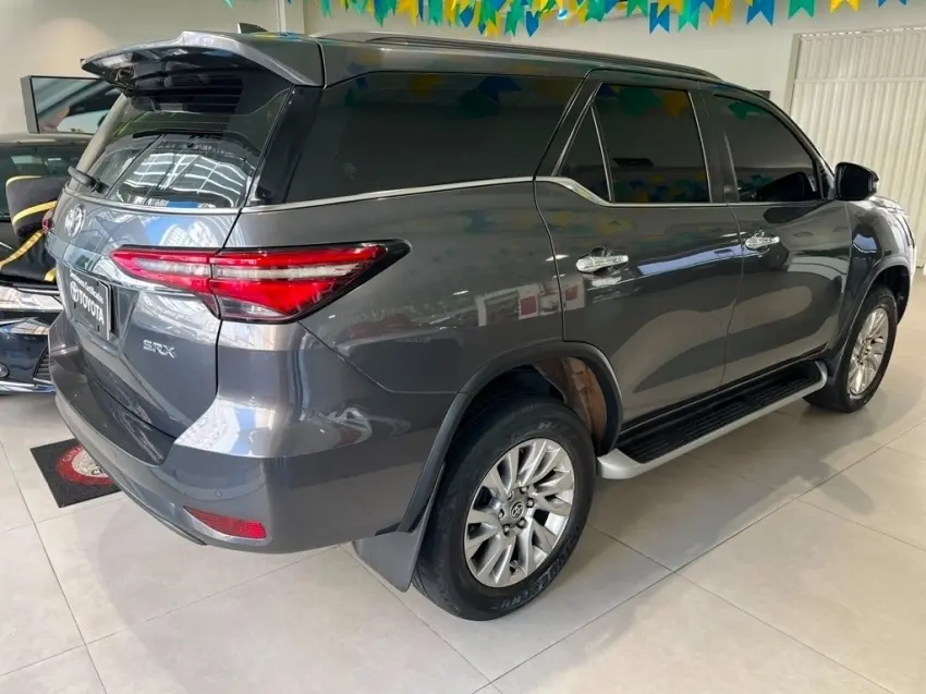 galeria HILUX SW4