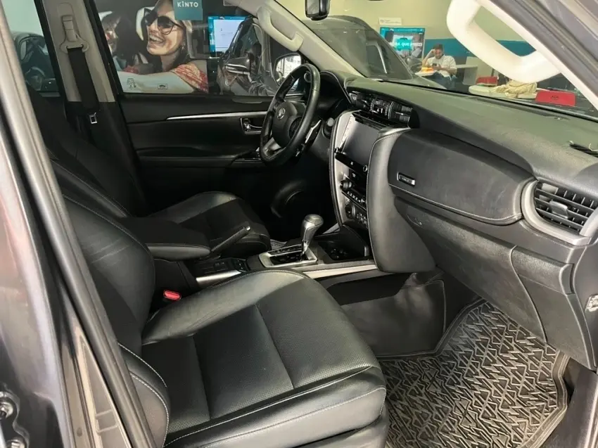 galeria HILUX SW4