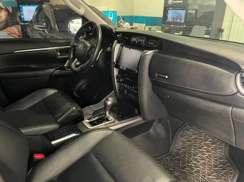 galeria HILUX SW4