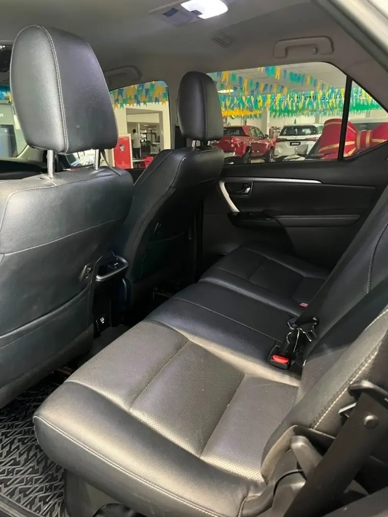 galeria HILUX SW4