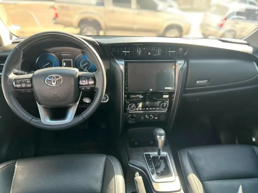 galeria HILUX SW4