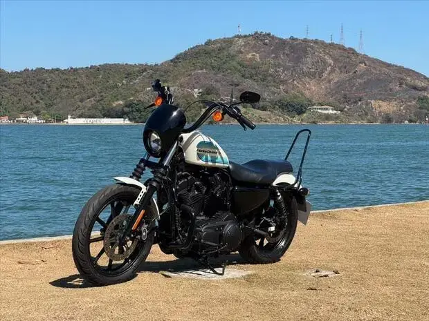 Harley Davidson SPORTSTER IRON 1200