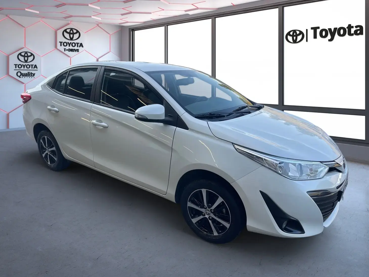 galeria Yaris Sedan