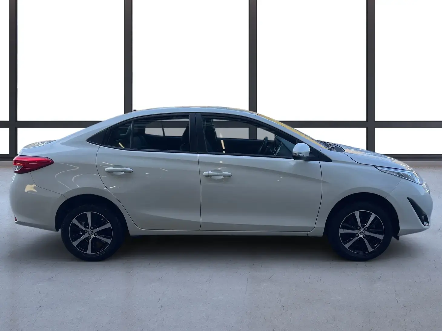 galeria Yaris Sedan